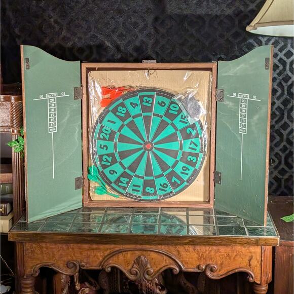 NEW Vintage Retro 70s Ships Inn Hanging Wooden Case Dart Board Man Cave Bar NOS - Picture 3 of 8